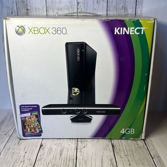XBox 360 4GB Kinect Console in Original Box TESTED!! NEEDS CLEANED - Picture 1 of 16